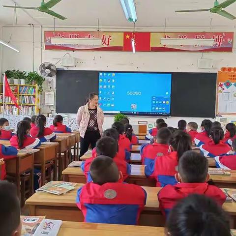 教与研携手，学与思同行——记来宾市实验小学二（7）班《夜宿山寺》教研