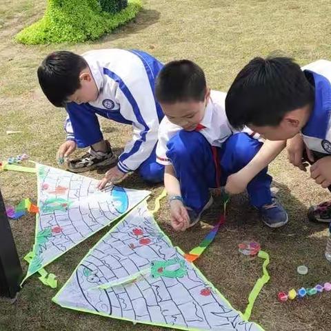 “阅”一路景，“拓”一片天，走进大自然中，欣赏美好景色！