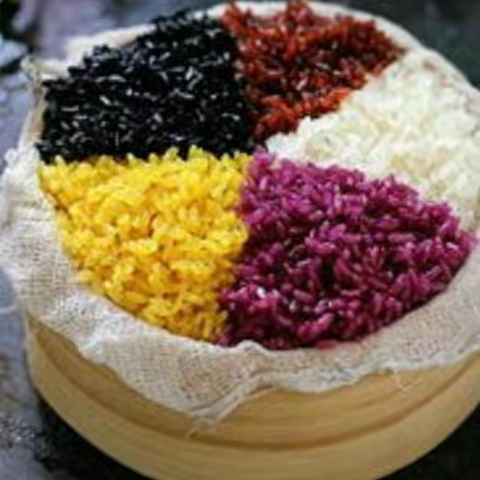 文山壮族特色食品“花糯米饭”