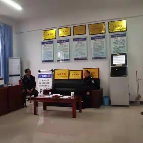 交流探讨解难题   督导检查促提升---交警总队科技处科长童刚一行赴凤翔大队开展“下基层觖难题办实事”工作