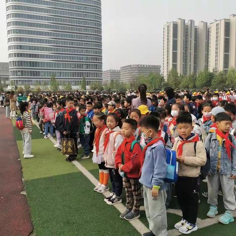 【新元·研学】春花烂漫日，萌娃趣春游—徐州市新元小学二年级组春季研学活动