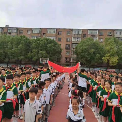 平城区四十四校一年级三班少先队员入队仪式！