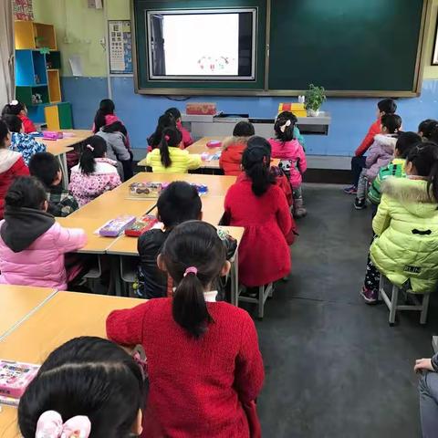 我们一起来发现——凯旋路小学二年级主题活动！带孩子们走进科学世界，感受科学的神奇，探知神奇中的奥秘！