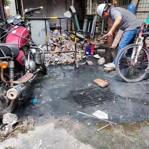 B栋排污涵洞堵塞，污水横流，及时疏通(4.14)