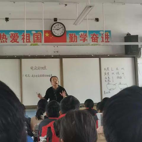 共享教学智慧，提高教学质量———宁陵县初级中学理化组公开课展示