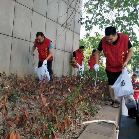 恒风国旅党支部开展9月份党员义务日