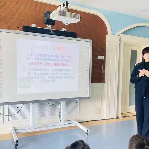 龙洞派出所“安全小课堂”走进紫苑幼儿园