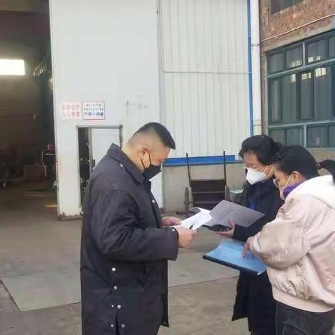 “疫情安全”同步抓 “线上线下”同步查 东兴街道开展安全生产和疫情防控复工复产联合大检查