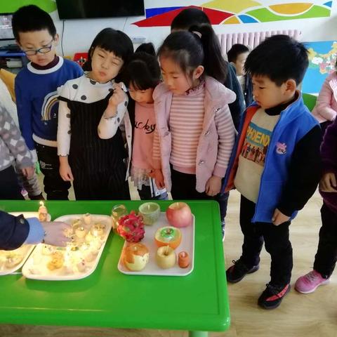 轻工幼儿园祥云五班《闹元宵》。