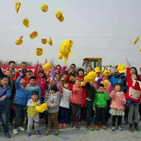 为祖国添绿色，我们在行动――青岛西海岸新区育才小学602植树节活动