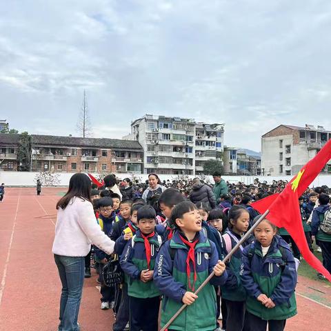 出发趣“研学”，小小“凤凰山”拿捏👌