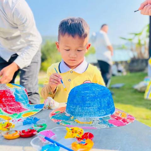 “风舞纸鸢🌻，约“绘”—芒市艾根斯幼儿园小三班春游