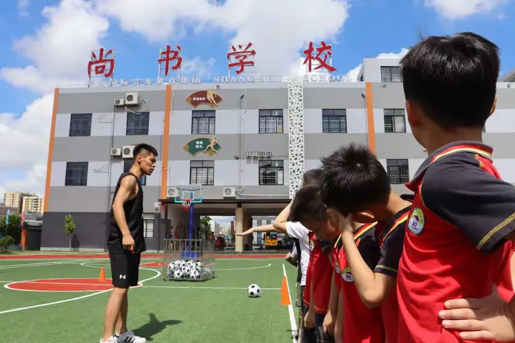 幼小衔接|龙翔智慧树幼儿园,新小博士幼儿园走进海丰城东尚书学校