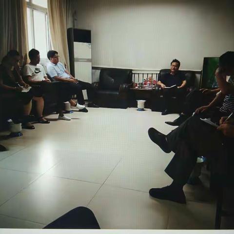 县商务局贯彻落实县委十届四次全会精神