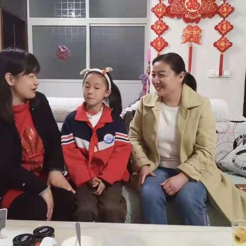 老师“妈妈”的爱——无私真挚                   记四三班“代理妈妈”李春燕老师