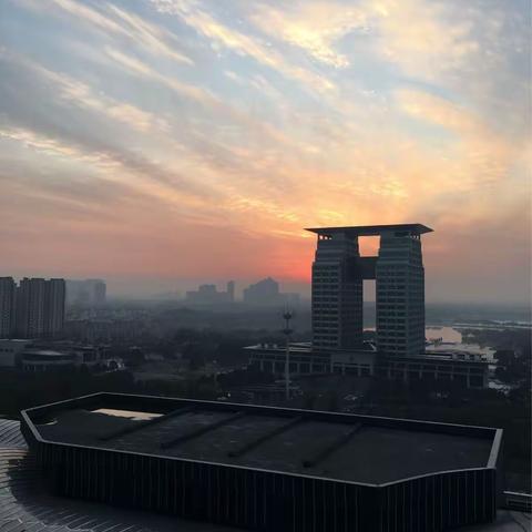 冬至铜陵行  战友情谊深