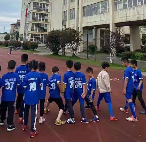 【青蓝俱乐部——清水塘实验学校训练纪实】