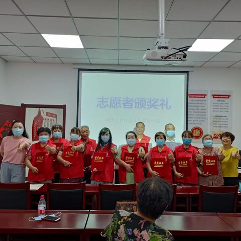 你认真的样子很美——光明社区“帮帮团”志愿服务队