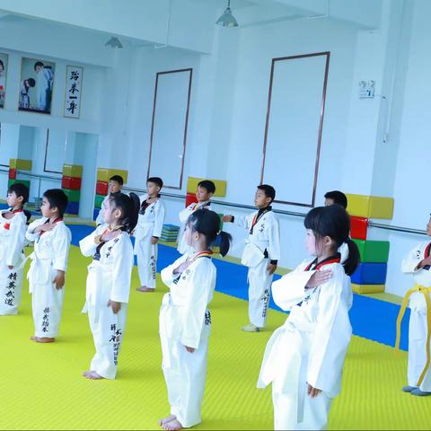 学跆拳道，来旋风道馆. 健身、防身、修身。