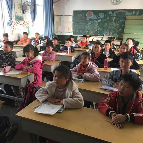 徐洼小学四年级举行《消防安全主题班会》