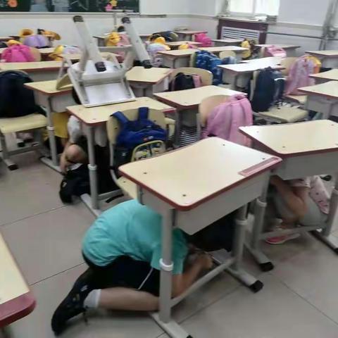 落实安全责任    推动安全发展----二毛学校“安全生产月”主题教育活动启动