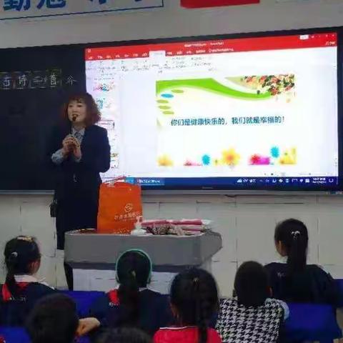 家长进课堂 教育更精彩——文汇路小学二年级开展家长进课堂活动