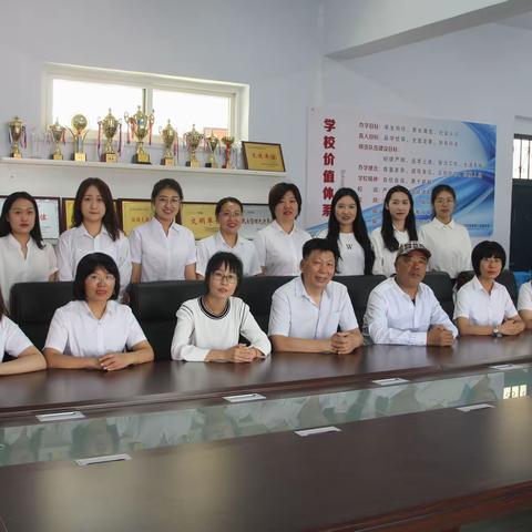 踔厉奋发前行路 笃行不怠传承心 ，——辽油高中教育集团三高校区师徒结对仪式