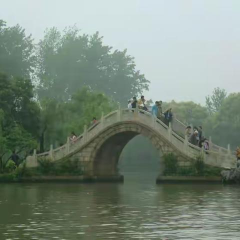 烟花三月下扬州