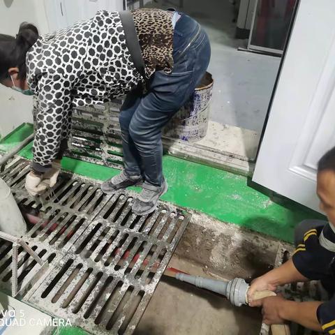 落实落细紧抓防控，谋深谋远紧盯生产