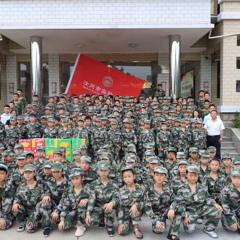 小小萌娃“消防梦”  “红门”参观把梦圆———汝州市实验小学师生体验消防之旅