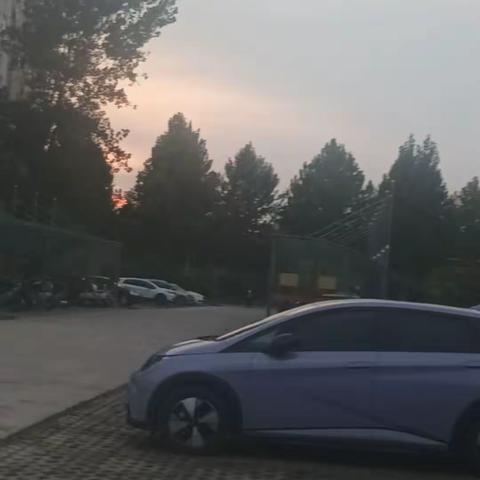 《校园生活》