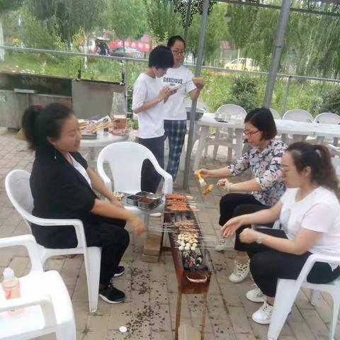 内蒙古必去景点   相约孔雀山庄开启烧烤模式