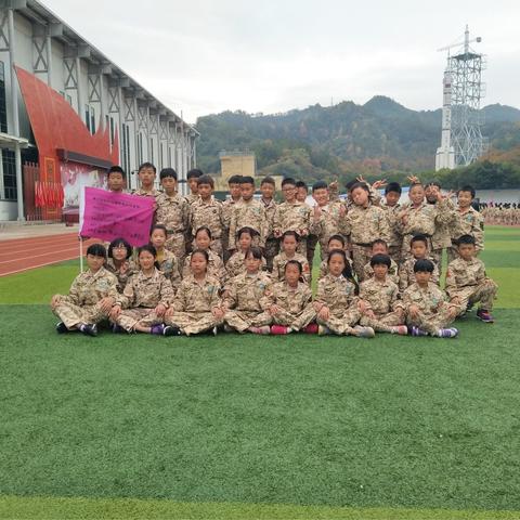 我的军旅游学—记东小五（3）班小水滴中队横店“军旅游学”活动