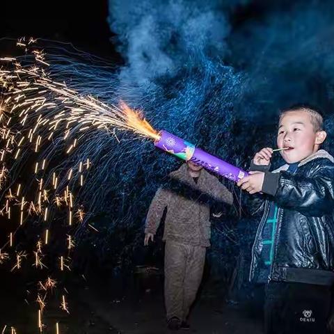 久违的烟花——除夕之夜，金杯塘烟花灿烂