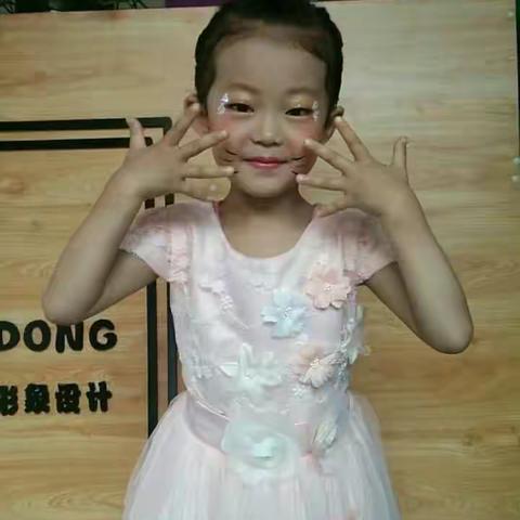 小妖精的登台献歌╭(╯ε╰)╮