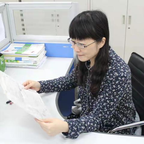 【身为世范，为人师表】郑州二高梁桃青老师