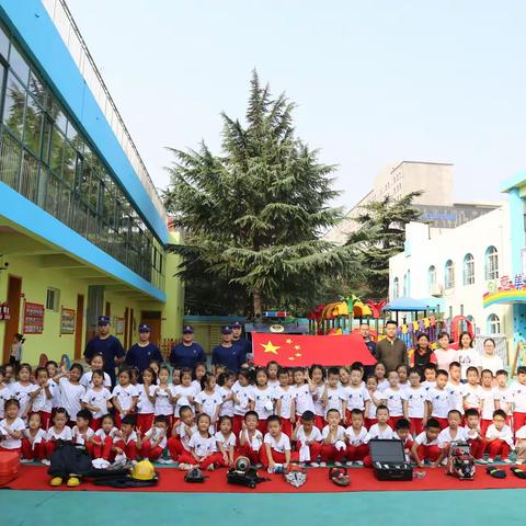 三幼警园联动 礼赞新中国奋进新时代