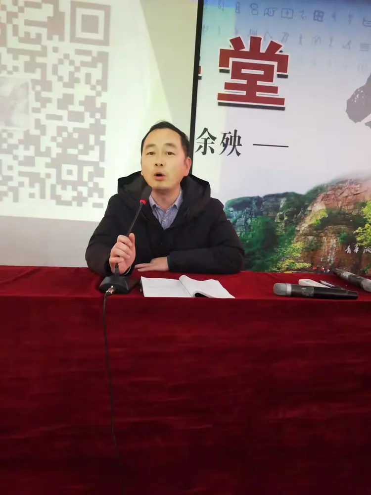 家校合力,共赢未来——安阳县二中高一一部家长会