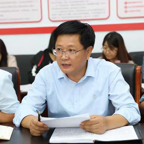 准旗世纪中学开展“学习习近平总书记教育论述  牢固树立立德树人教育理念”支部主题党日活动