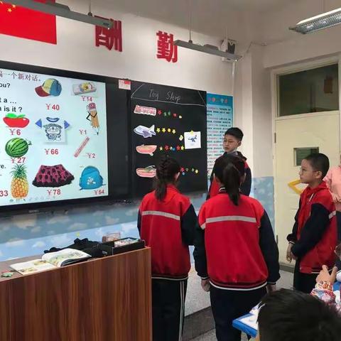 新课堂 新教法 新尝试——文学道小学举行“自然拼读法”专题活动