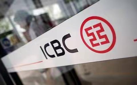 半岛国际支行重点时期坚持从实际出发，将服务送上门