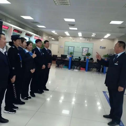 双滦支行开展防抢应急演练活动