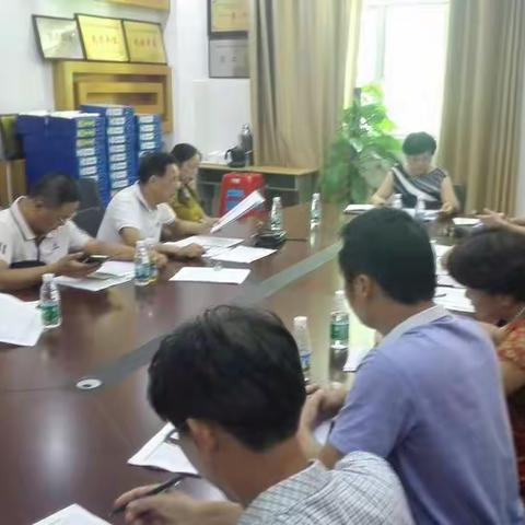 吉阳区研训中心召开2017年小六模拟测试分析交流会