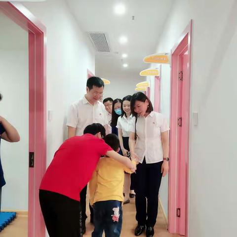 湘江中路支行党支部开展“温暖守护，点亮未来”爱心助学主题党日活动