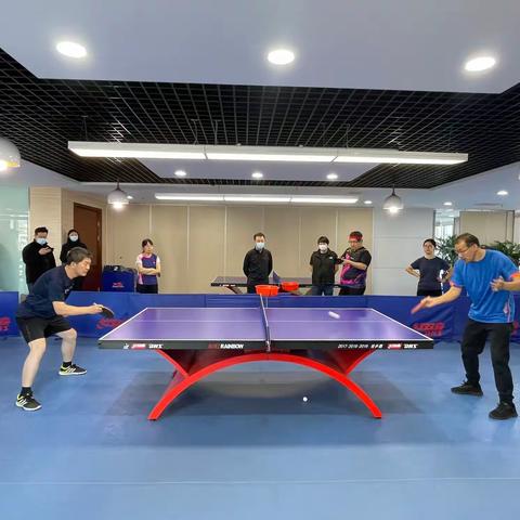 区分行本部值守人员组织开展周末兴趣日活动