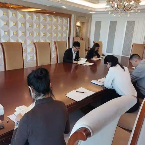 国际业务部传达行务会精神，党支部开展每周一小时学习