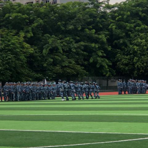 挥洒汗水，释放青春—临高中学2020级新生军训第四日侧记