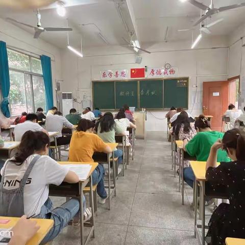 以考促学 以学促教----安福三中举行教师业务考试