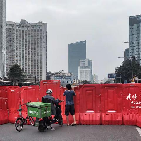 围城两岸丨记录11月疫情中的广州海珠区