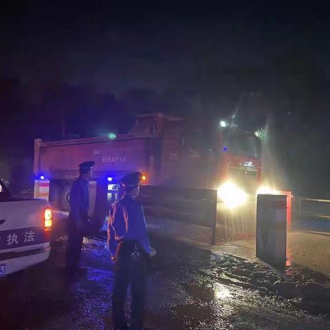 昌江县综合行政执法局：持续保持高压态势  环保夜查在行动